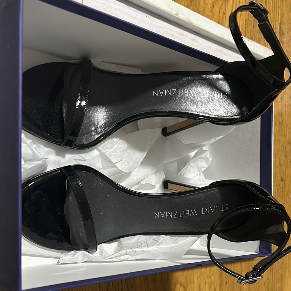 Stuart Weitzman Black Women's Sandals
NUDISTSONG BLACK PATENT